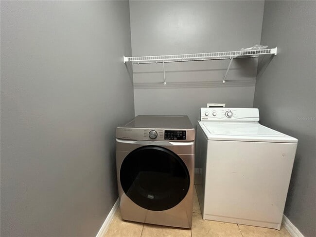 Building Photo - 7125 Red Lantern Dr