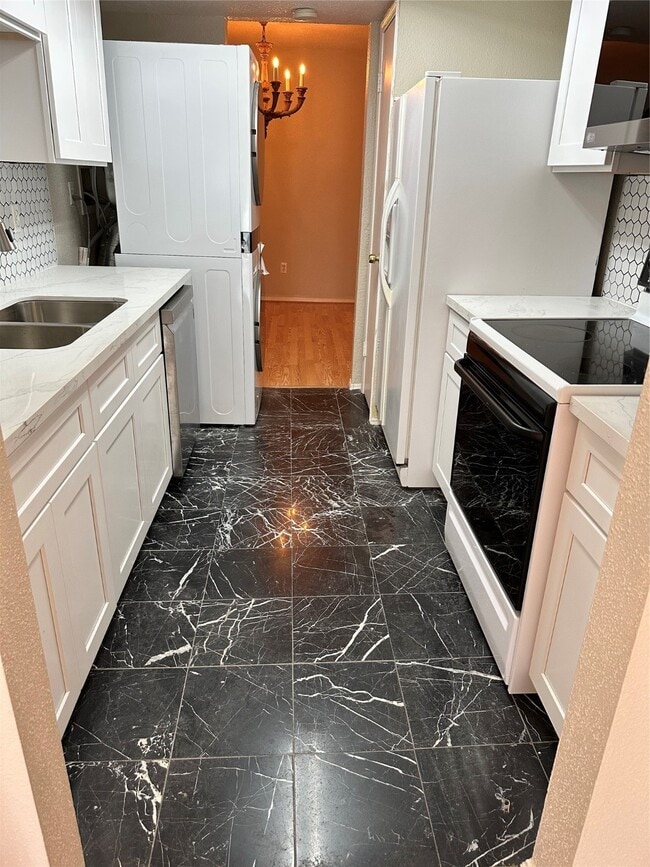 Building Photo - 12633 Memorial Dr