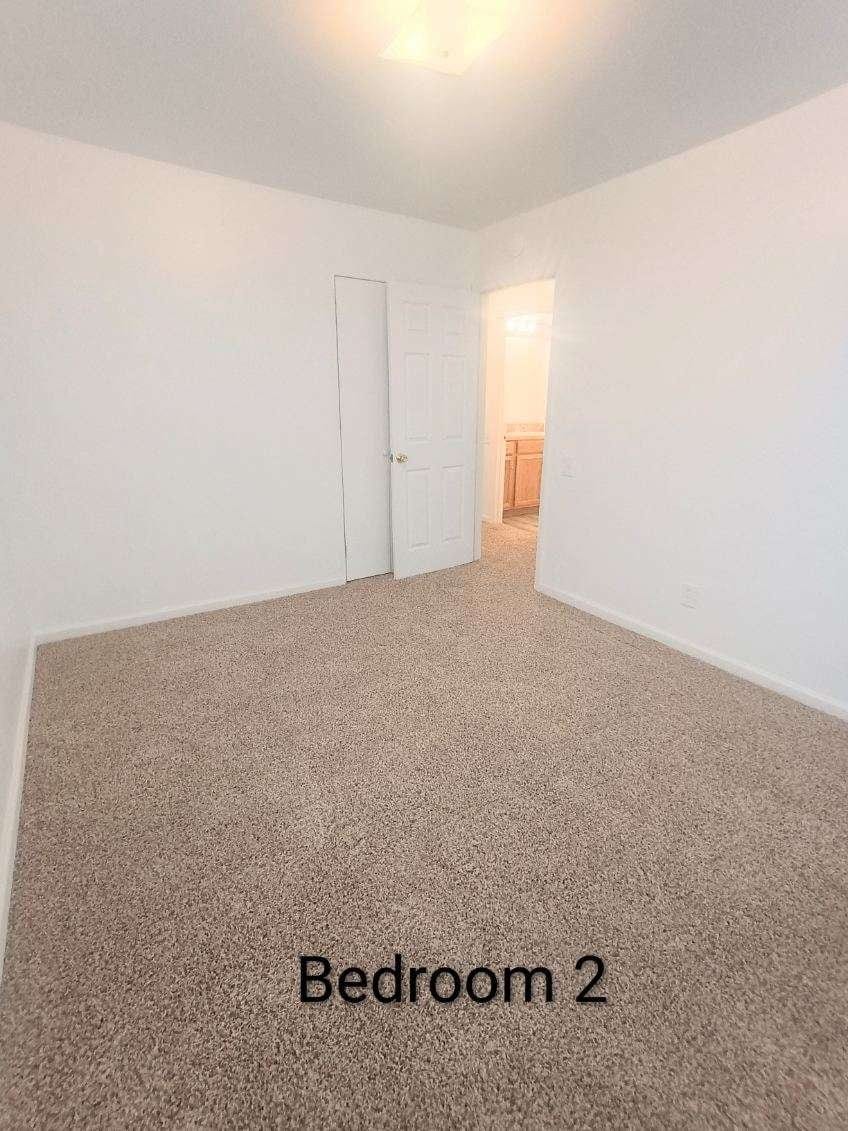 Building Photo - 1152 W Juniper Dr