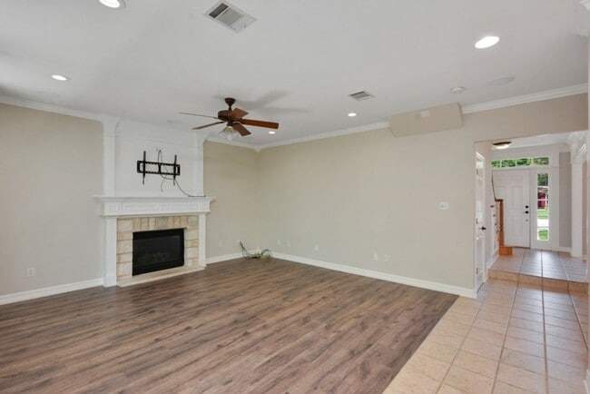 Building Photo - Beautifully Updated 4 Bedroom, 2.5 Bathrooms, 2-Story Home in West Round Rock