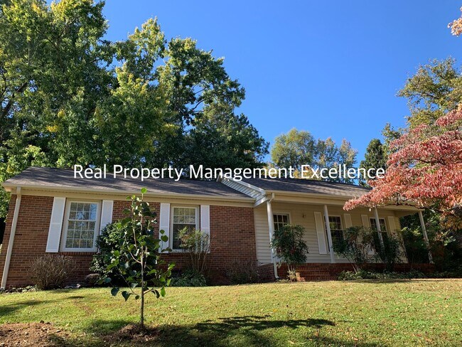 Building Photo - Renovated Raleigh Ranch, Convenient To 440...
