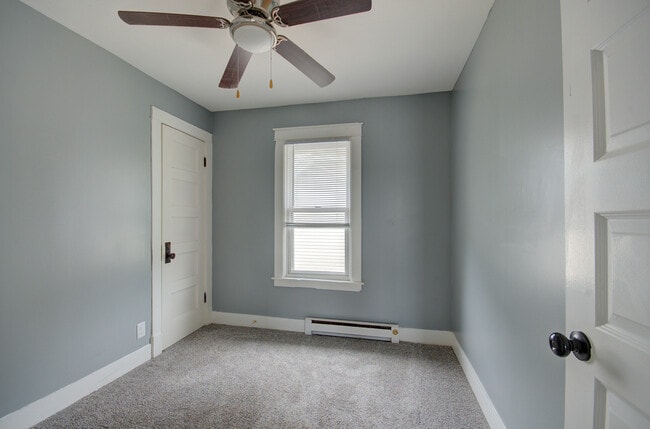 Building Photo - 813 Woods Ave