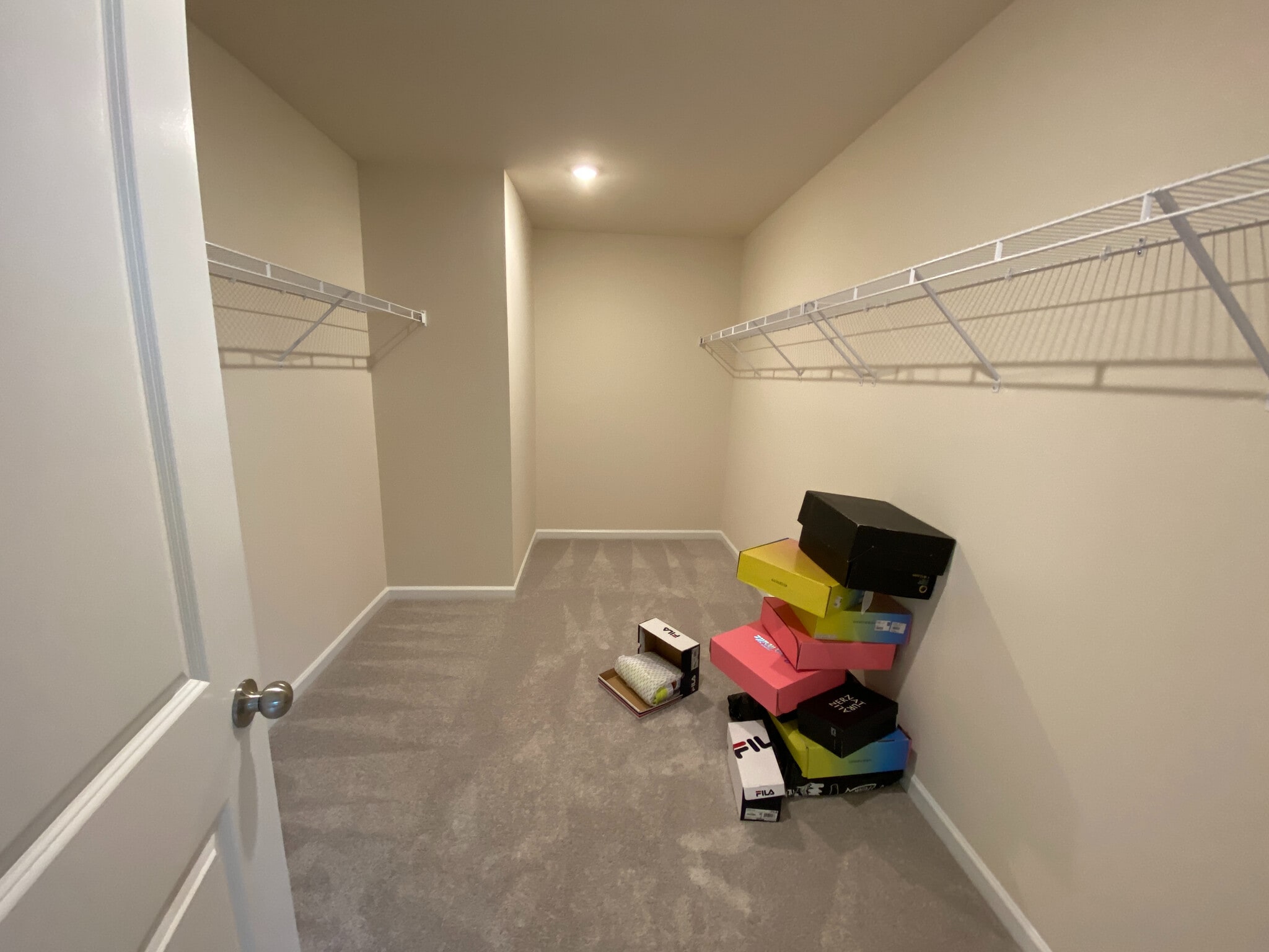 Building Photo - Room in House on Sugarplum Road