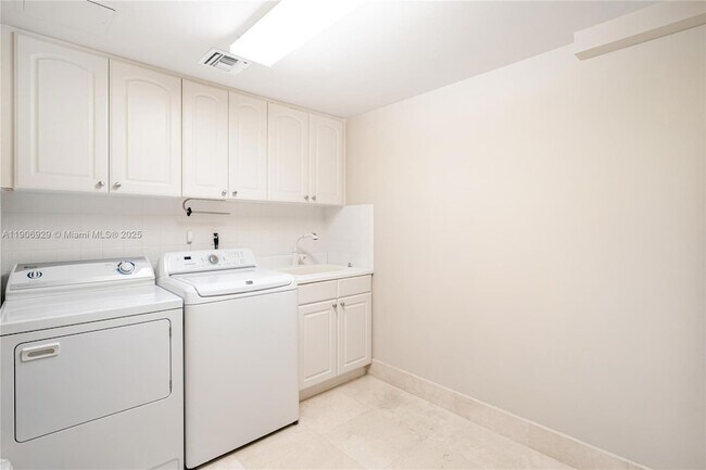 Building Photo - 3201 NE 183rd St