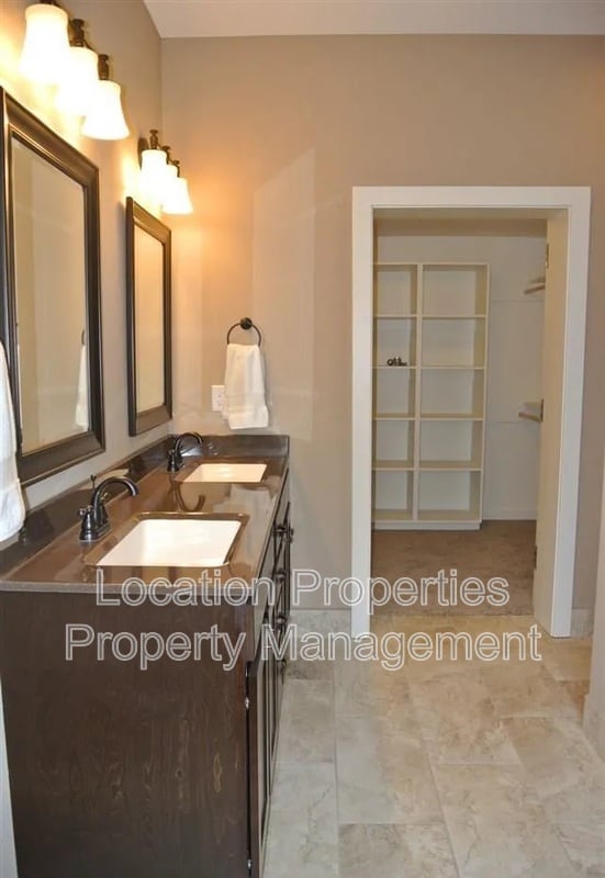 Building Photo - 5742 Chimney Rocks Cir