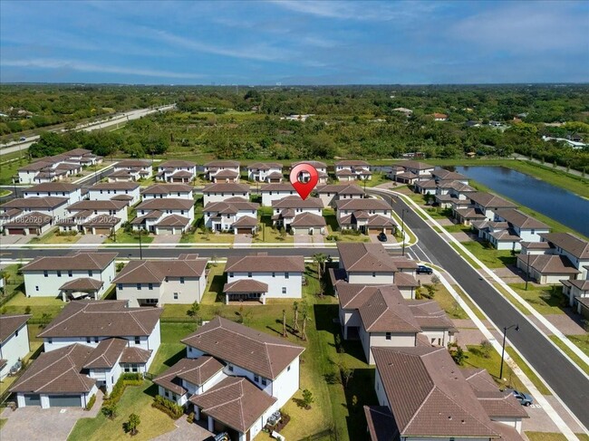 Building Photo - 12237 Green Oak Dr