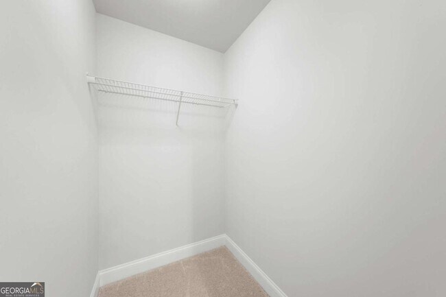 Building Photo - 96 Fairway Dr