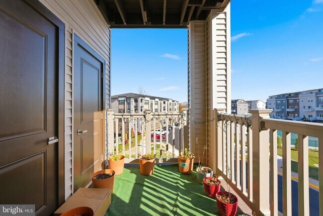 Building Photo - 46294 Mount Milstead Ter