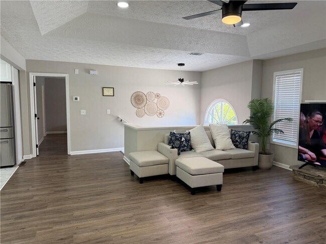 Building Photo - 934 Bay Ridge Dr