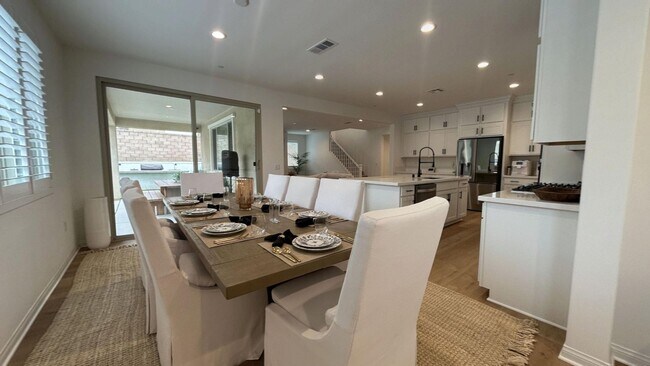 Building Photo - HUGE PRICE REDUCTION!! Gorgeous 6 Bedroom ...