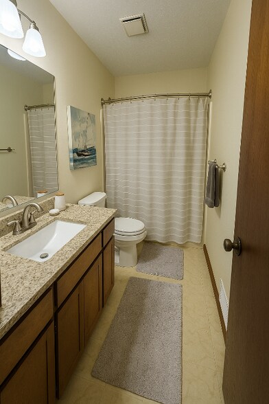 Building Photo - 207 Southfork Way
