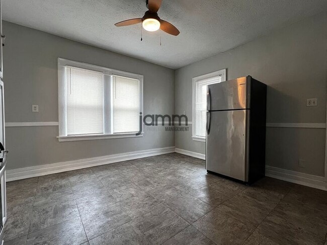 Building Photo - 2602 Vega Ave