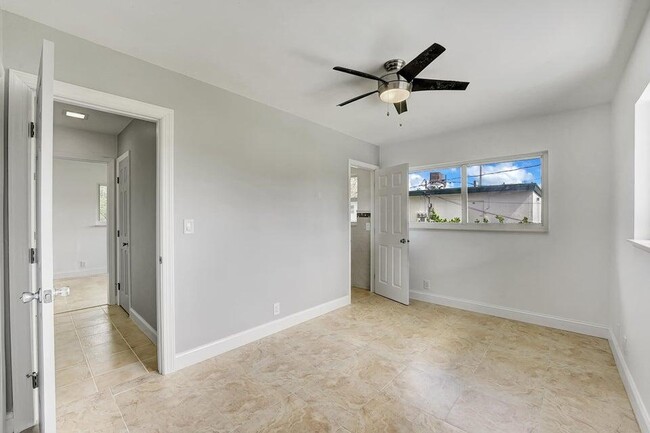 Building Photo - 208 NW 1st St