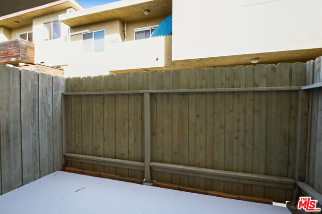 Building Photo - 12726 Caswell Ave