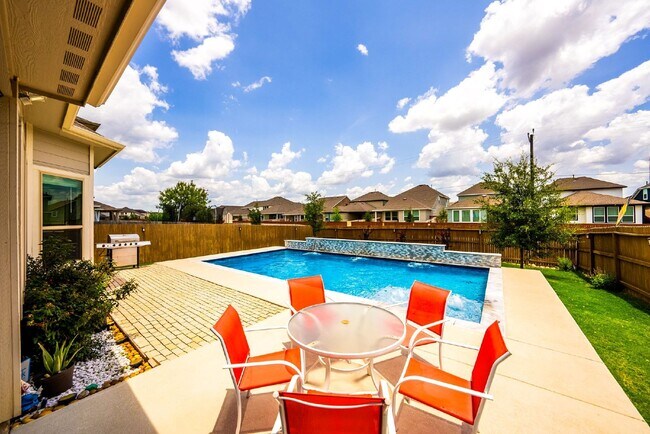 Building Photo - Rental Home w/ a POOL!!!