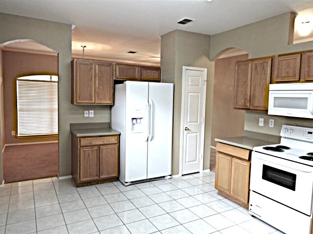 Building Photo - 12840 Chittamwood Trl