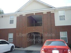 Building Photo - 135 Rolland St