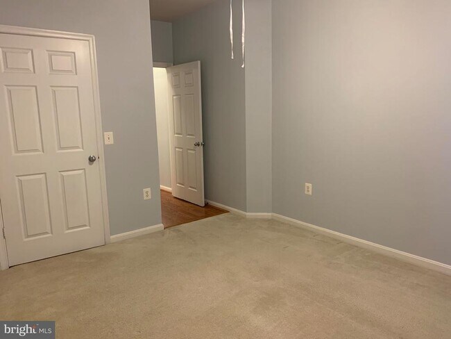 Building Photo - 2791 Centerboro Dr