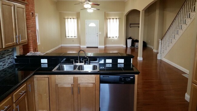 Building Photo - Enormous South Side renovation. Huge Open ...