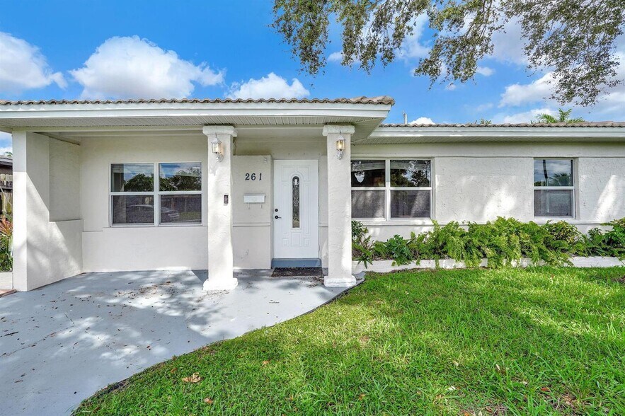 Building Photo - 261 NE 45th St