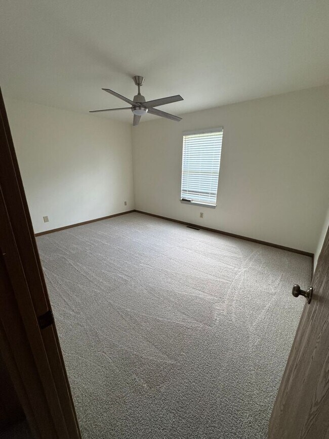 Building Photo - 1605 Spiros Dr