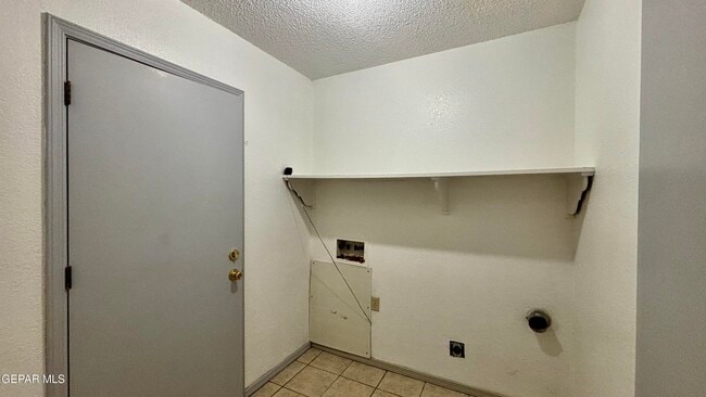 Building Photo - 4705 Frankfort Ave