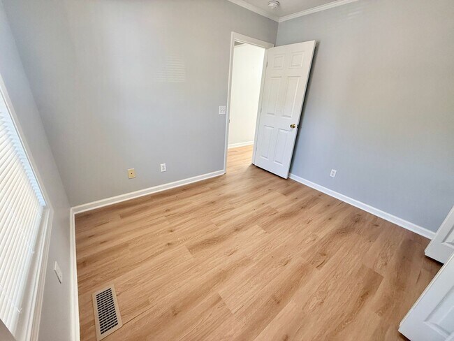 Building Photo - 316 Brittany Park Pl