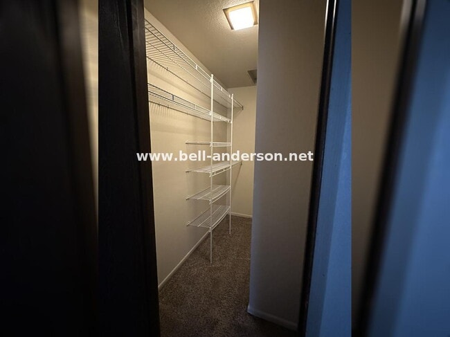 Building Photo - Cozy 1 Bedroom Condo Available For Immediate Move In