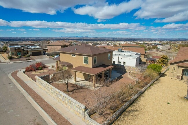 Building Photo - Beautiful Corner lot House