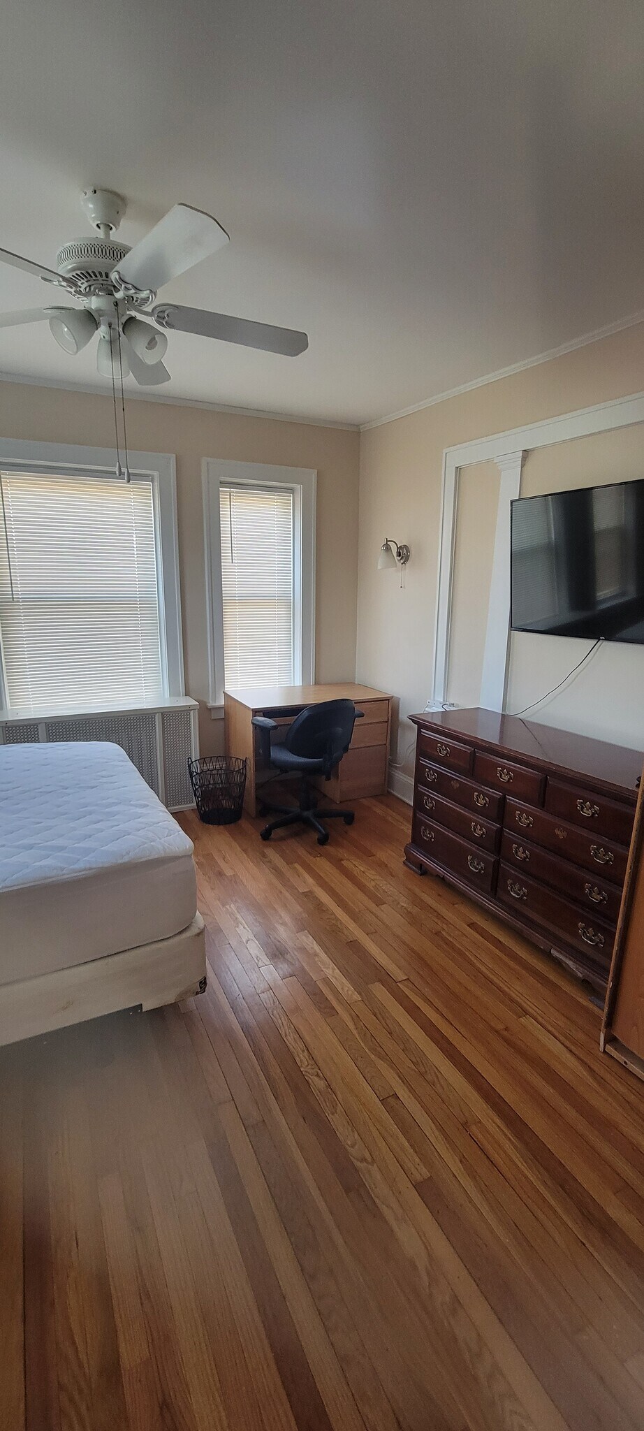 Building Photo - 15 N Jay St