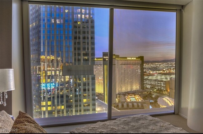 Building Photo - 3722 S Las Vegas Blvd