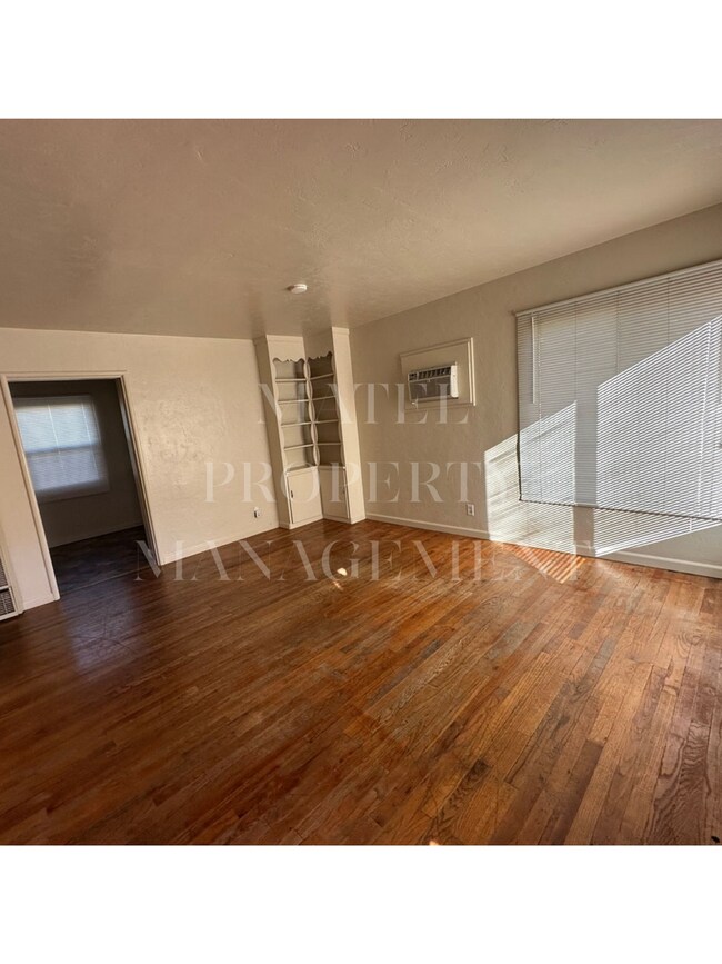 Building Photo - 1021-1023 Enslen Ave