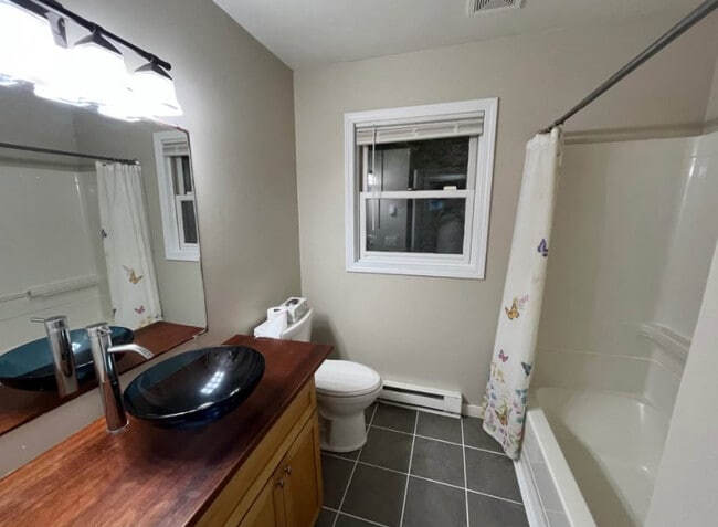 Building Photo - 240 Prospect St