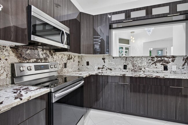 Building Photo - 7087 NW 78th Pl