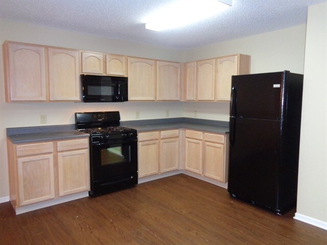 Building Photo - 626 Hickory Pine Dr