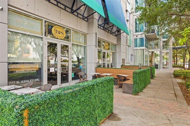 Building Photo - 777 N Ashley Dr