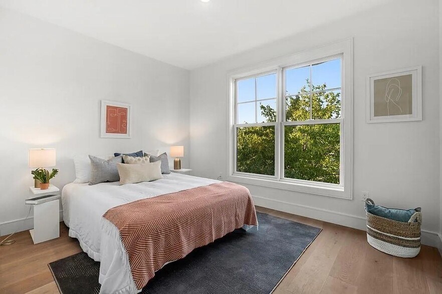 Second Bedroom - 321 W Broadway
