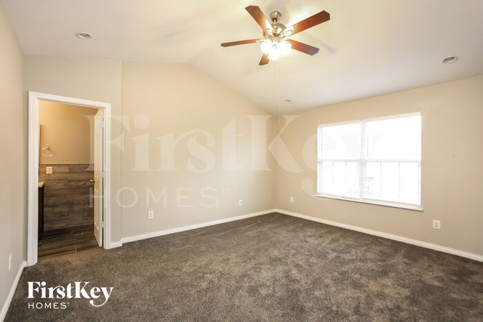 Building Photo - 6391 Layton Ln