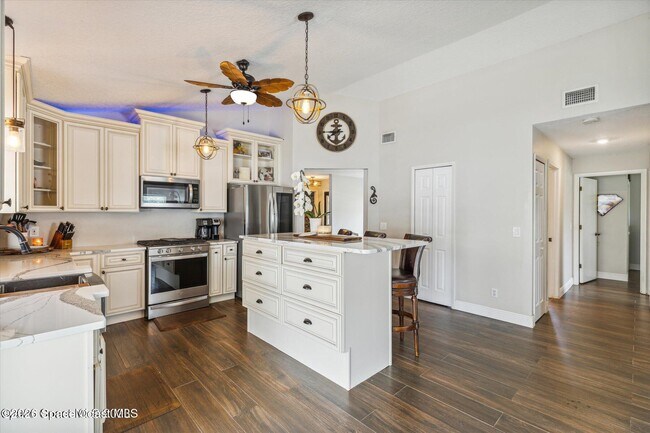 Building Photo - 2532 Kingsmill Ave