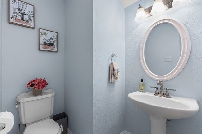 Building Photo - 602 Oak Briar Dr