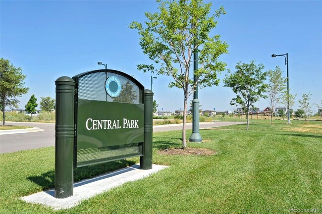 Building Photo - Beautiful- Open Concept - Updated - Main f...