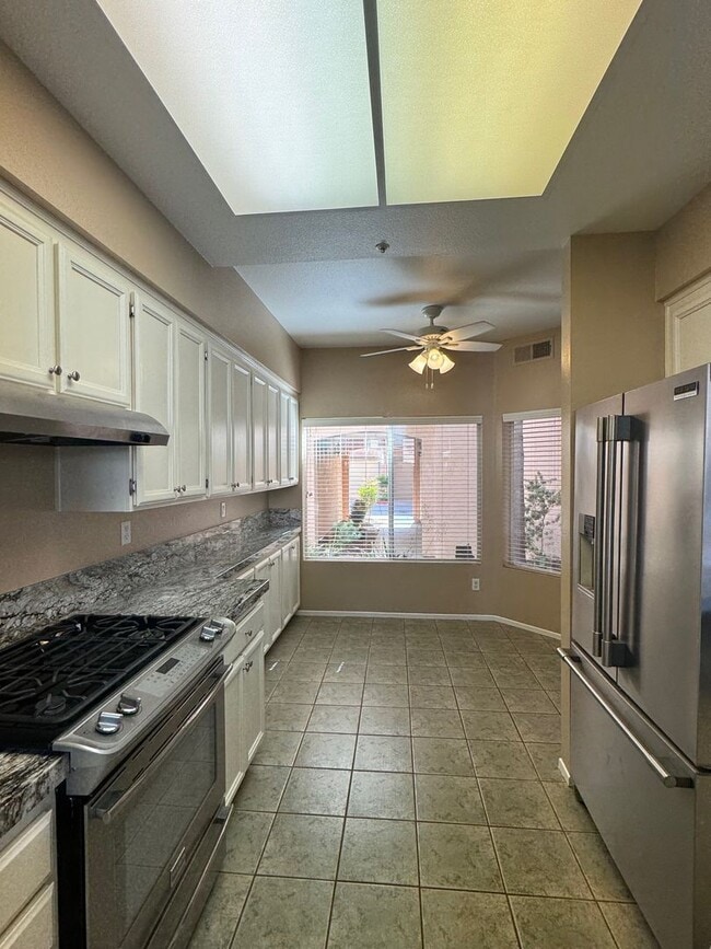 Building Photo - Beautifully Upgraded 2 Bed / 2.5 Bath Townhome in Tristan Community – Rancho San Diego