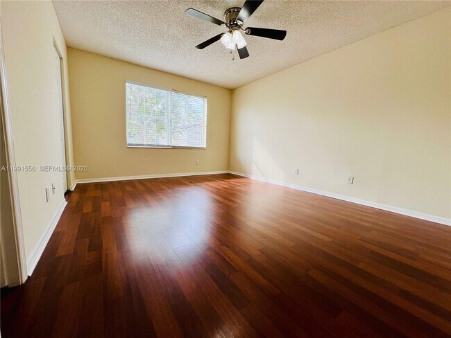 Building Photo - 10560 NW 57th Ct