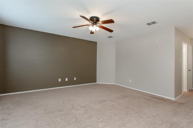 Building Photo - 2700 Peach Dr