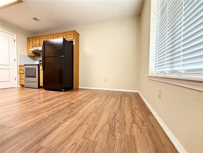 Building Photo - 339 SE 4th St