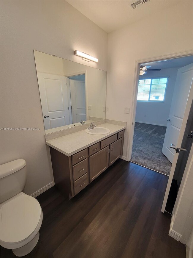 Building Photo - 8247 Tanager Sq