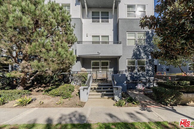 Building Photo - 7100 Playa Vista Dr