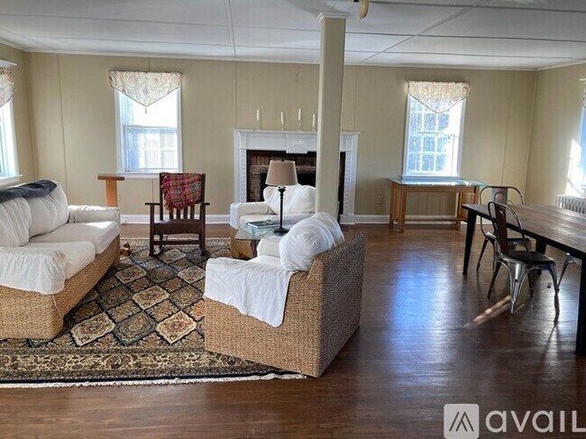 Building Photo - 000 River Rd