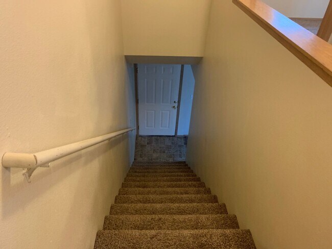 Building Photo - 1813 E 3rd Ave