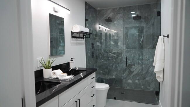 Building Photo - 7707 E Meadowbrook Ave